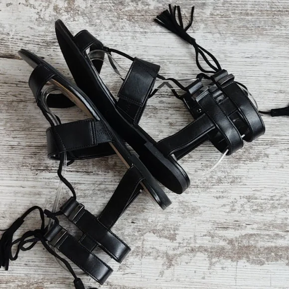 Like New Nine West Black Gladiator Sandal - Picture 9 of 14